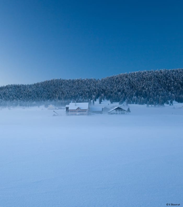 Aventure hivernale en raquettes et pulka dans le Jura
