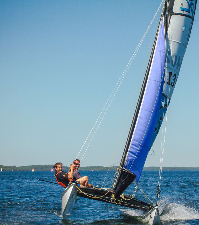 Fire dages pause med fuld katamaran - særlige forårsferieuger