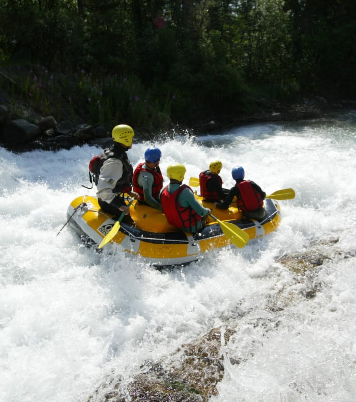 Rafting i brusende vand og multisport – Happy Summer