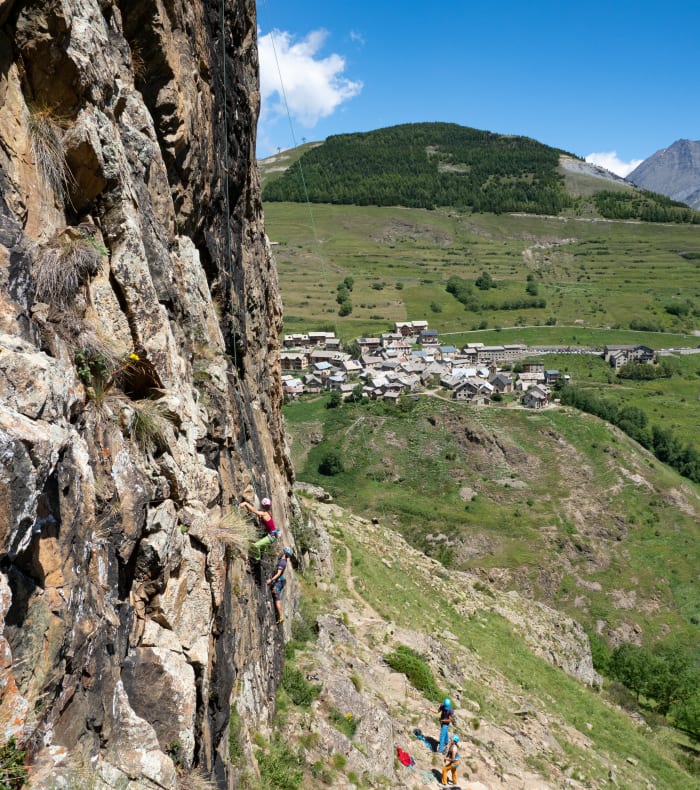 Escalade falaise évolution