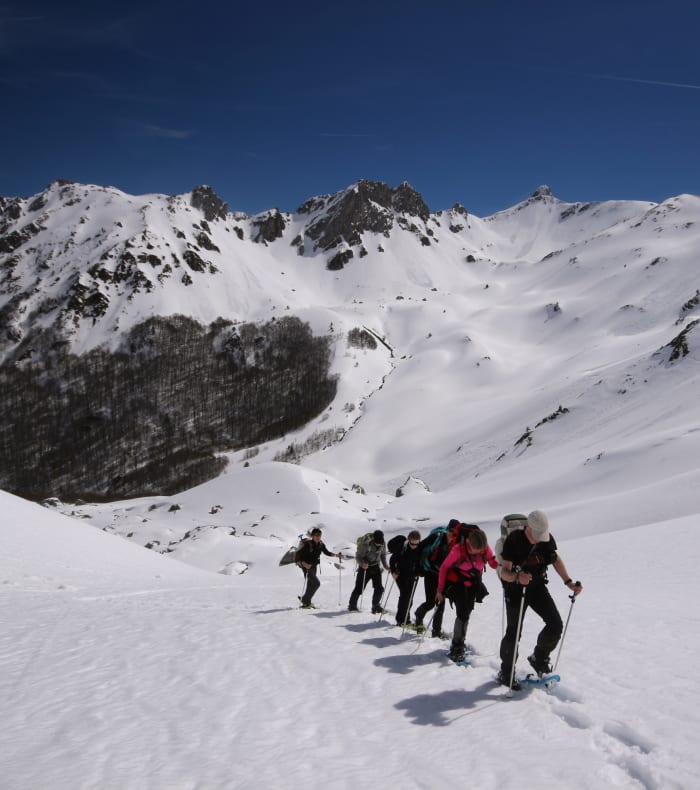 La raquette sportive dans les Pyrénées d'Aragon : les Vallées Occidentales