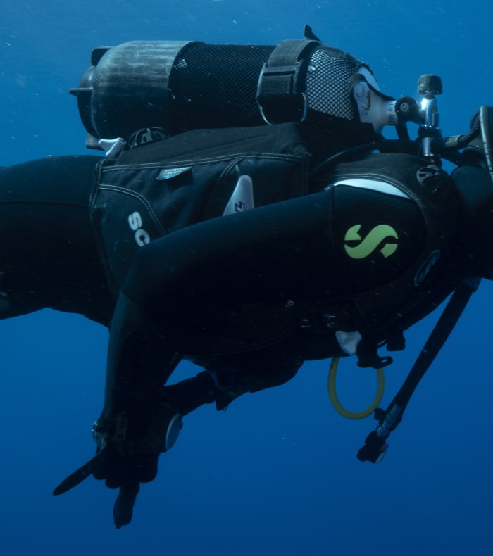 Dykning, udforskning af Embiez-øgruppen - Uden indkvartering