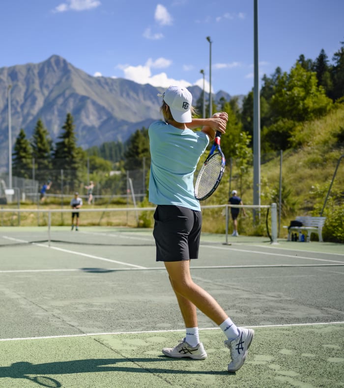 Tennis spécial terre battue au pied du Mont-Blanc