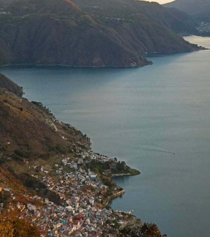 Volcans et pyramides mayas
